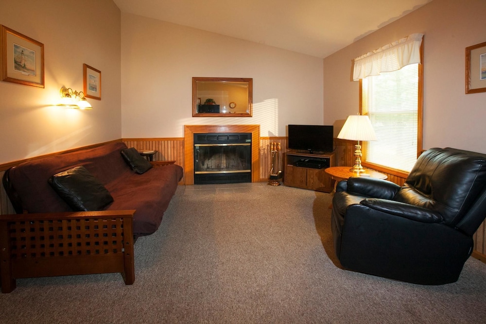 Goshorn Lake Cottages