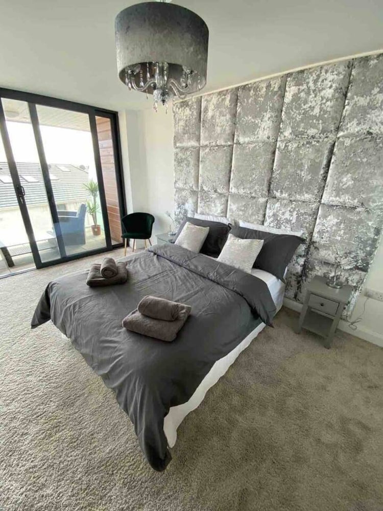 No2 Sandy Bay , Luxury Beachfront Apartment view 2