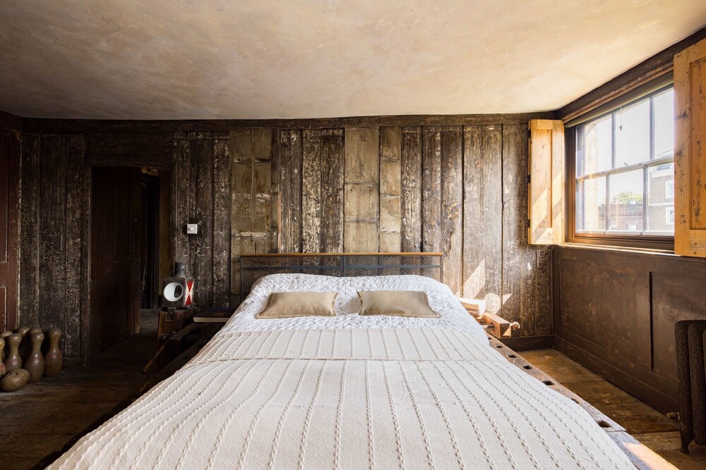 Extraordinary Grade Ii-listed Early Georgian Home