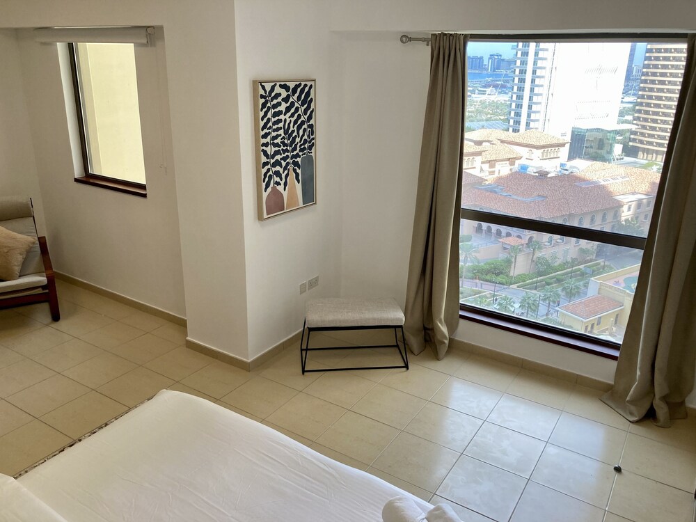 Whitesage - Elegant Interior With Incredible Sea and City View
