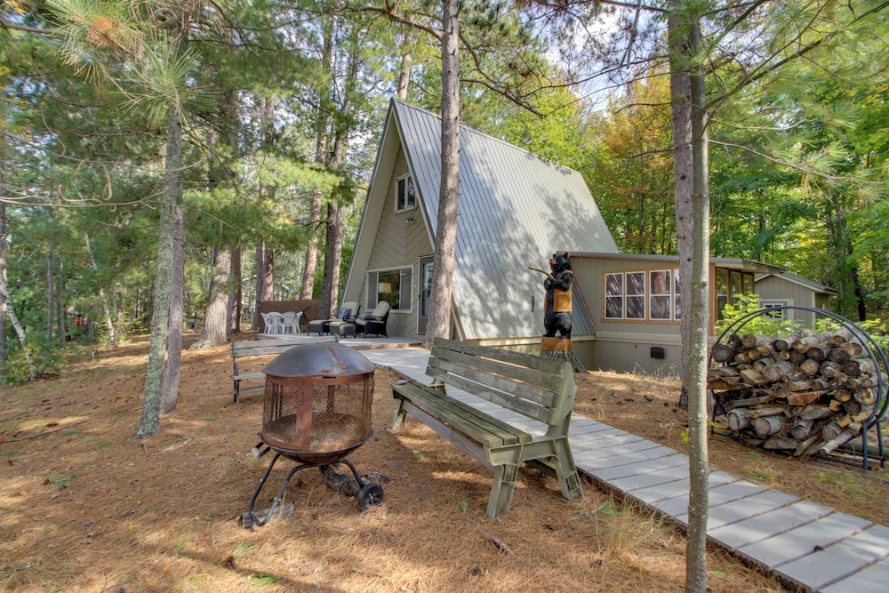 Quiet Deer River Cabin w/ Dock + Lake View!