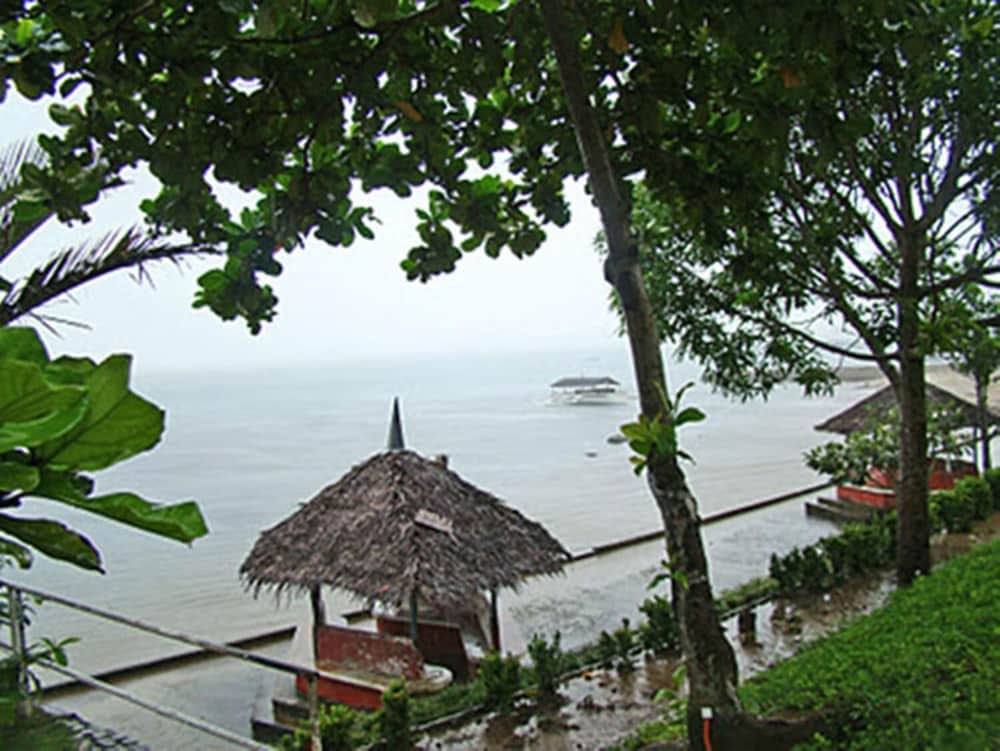 Almont Beach Resort