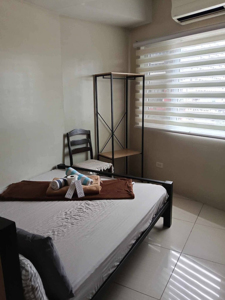 Serene Pasay Getaway - Entire Apartment for Rent
