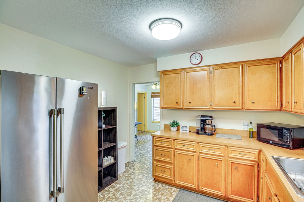 4 Mi to Mcgee Beach: Corpus Christi Home w/ Patio
