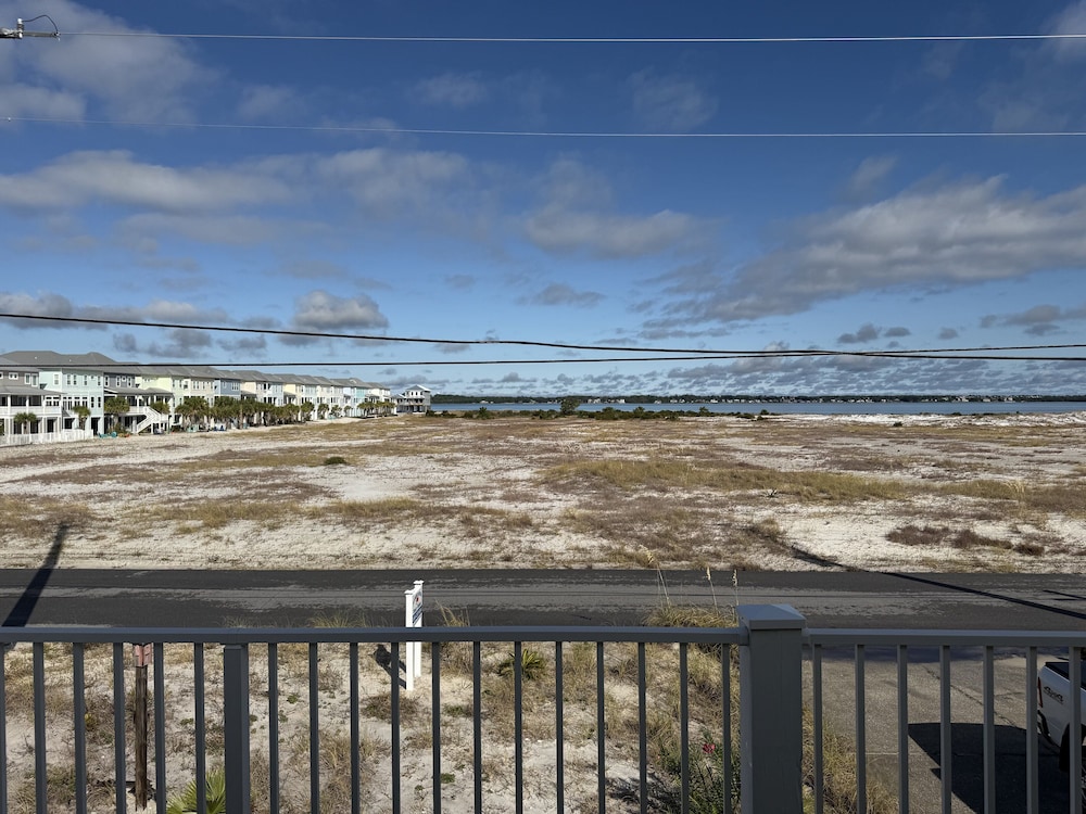 Seaside Bungalow 1 Bedroom Home