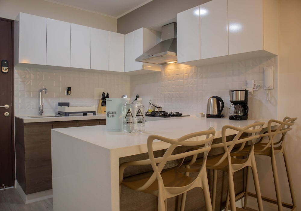 w Distinctive 1BR w Balcony in Barranco