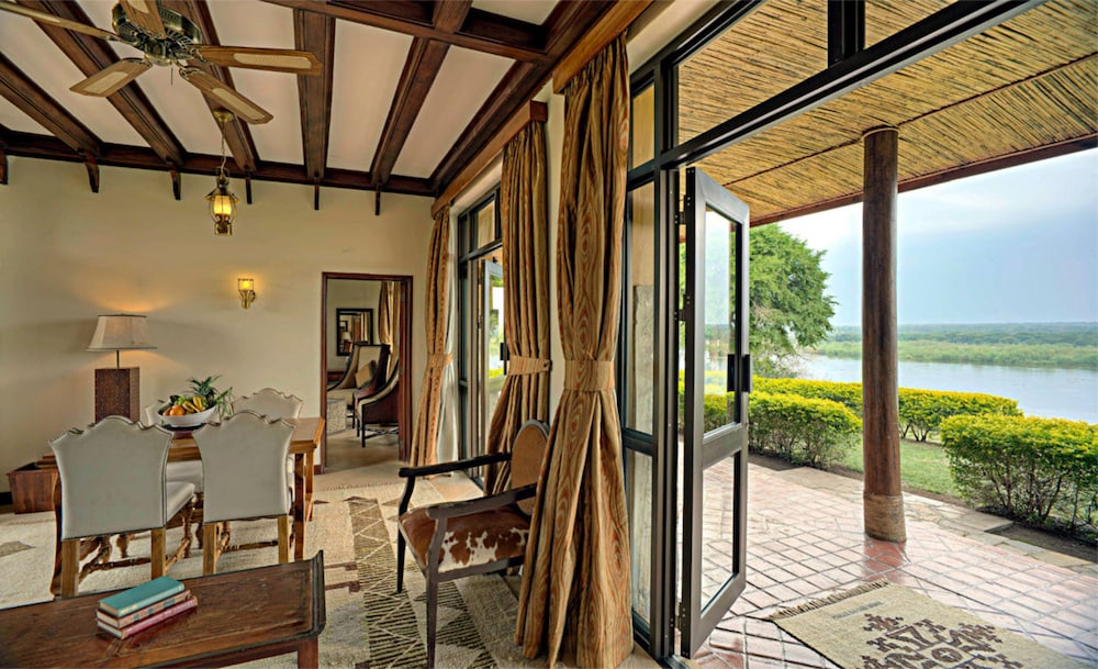 Paraa Safari Lodge