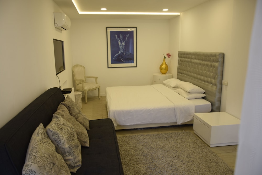 La Palmora Suites