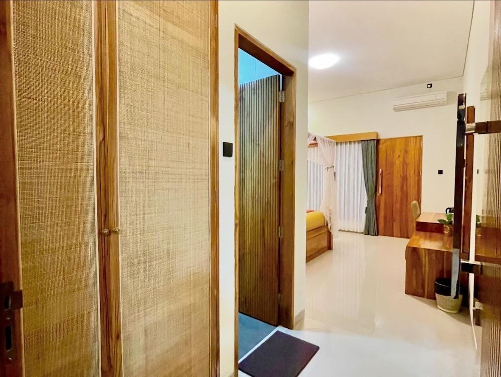 Lebak Bali Batu Mejan