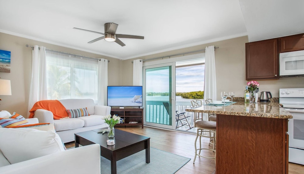 Coastal Breeze Siesta Entire 4-unit Complex With Dock