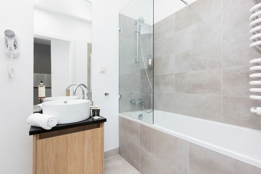 Apartment Warsaw Sławinska by Renters