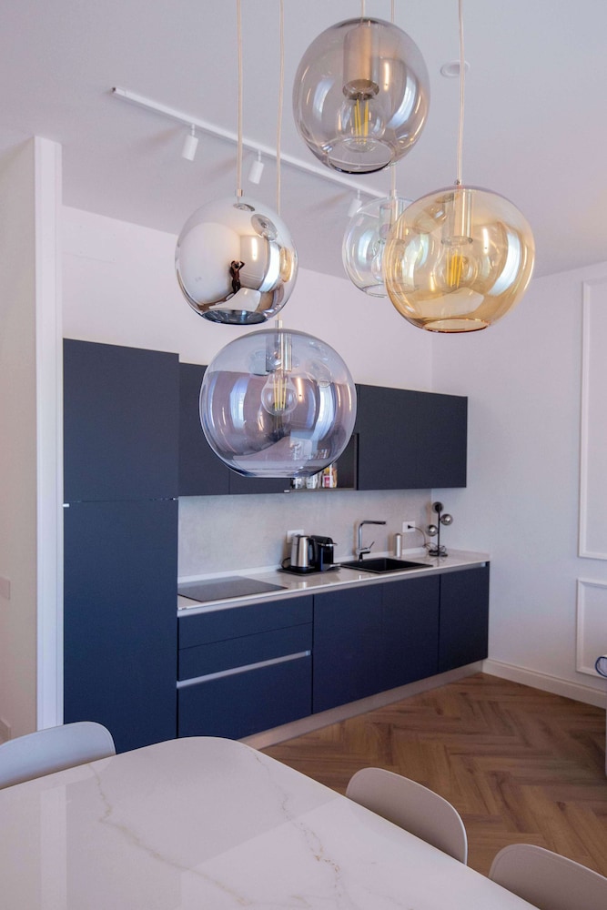 Colosseum Holidays - Luxury 3 Bedroom Apartment