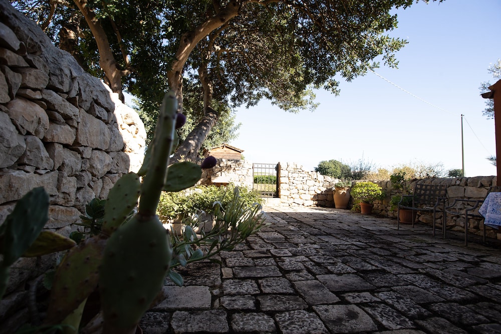 IzzHome Carrubo view 3
