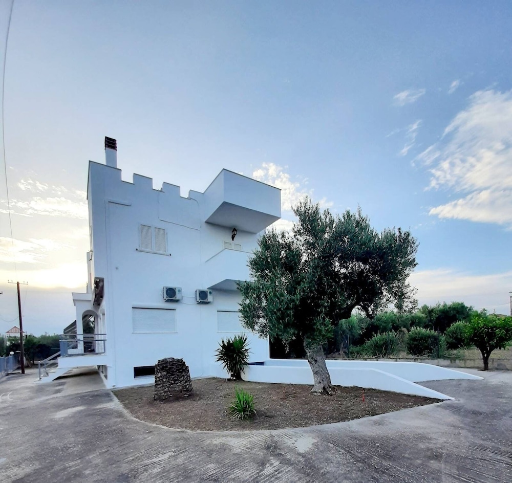 Castello Apartments