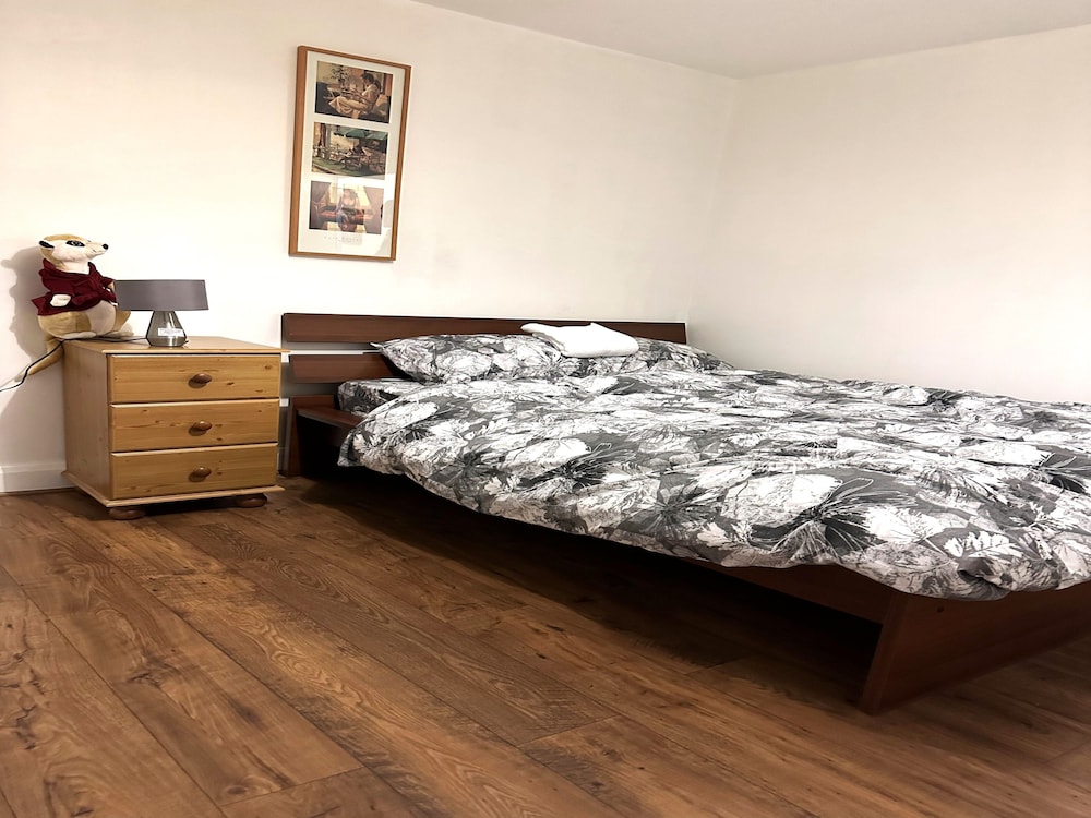 Urban Oasis 2-bed En-suite Apt in Birmingham view 2