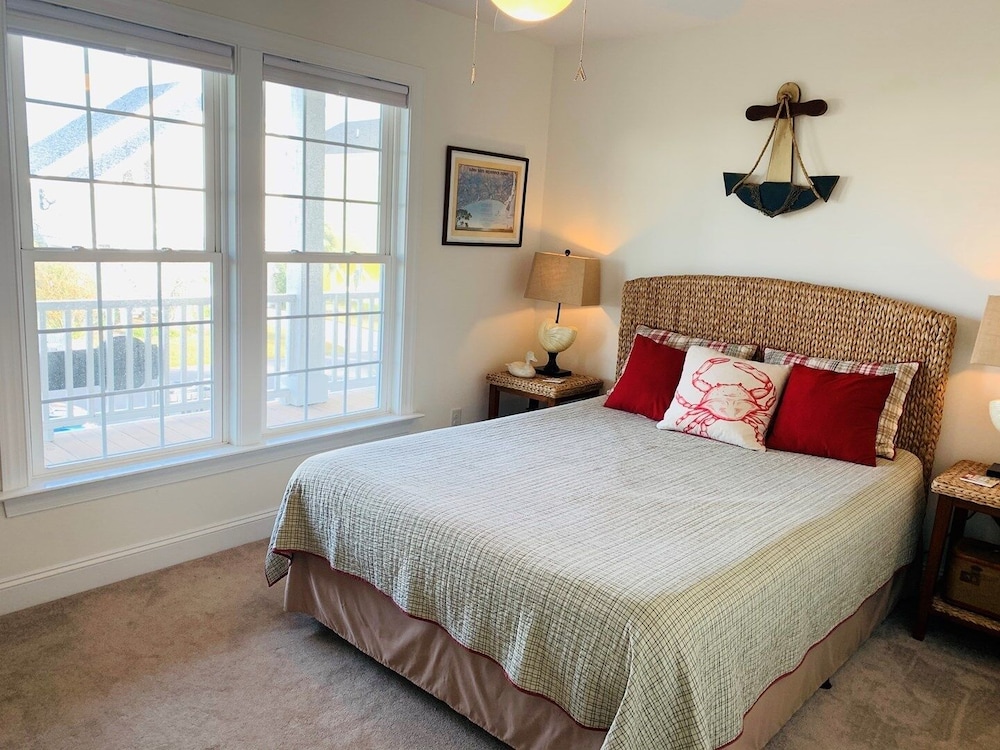 Compass Rose 4 Bedroom Home by RedAwning