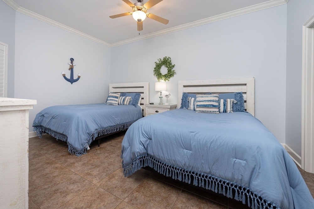 The Oasis 405 Formerly Phoenix West Ii 405 3 Bedroom Condo