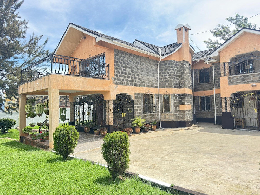 Lux Suites Lakeview Mansion Nakuru
