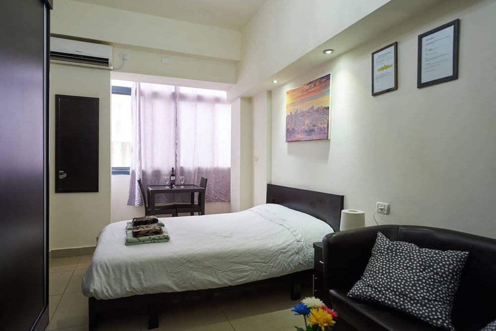 NHE Machne Yehuda Apartments view 3