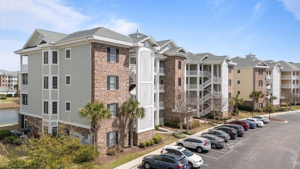 Magnolia Pointe Luster Leaf 4887-203 2 Bedroom Condo