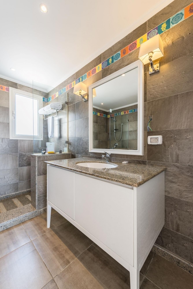 Vesta - Luxury APT II - 2BR - Golf view 3