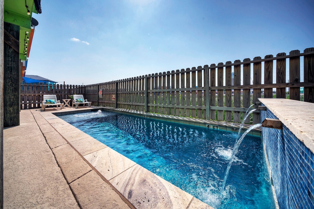 Laid Back Lime by Avantstay Near Beach w Pool Complimentary Pool Warmer