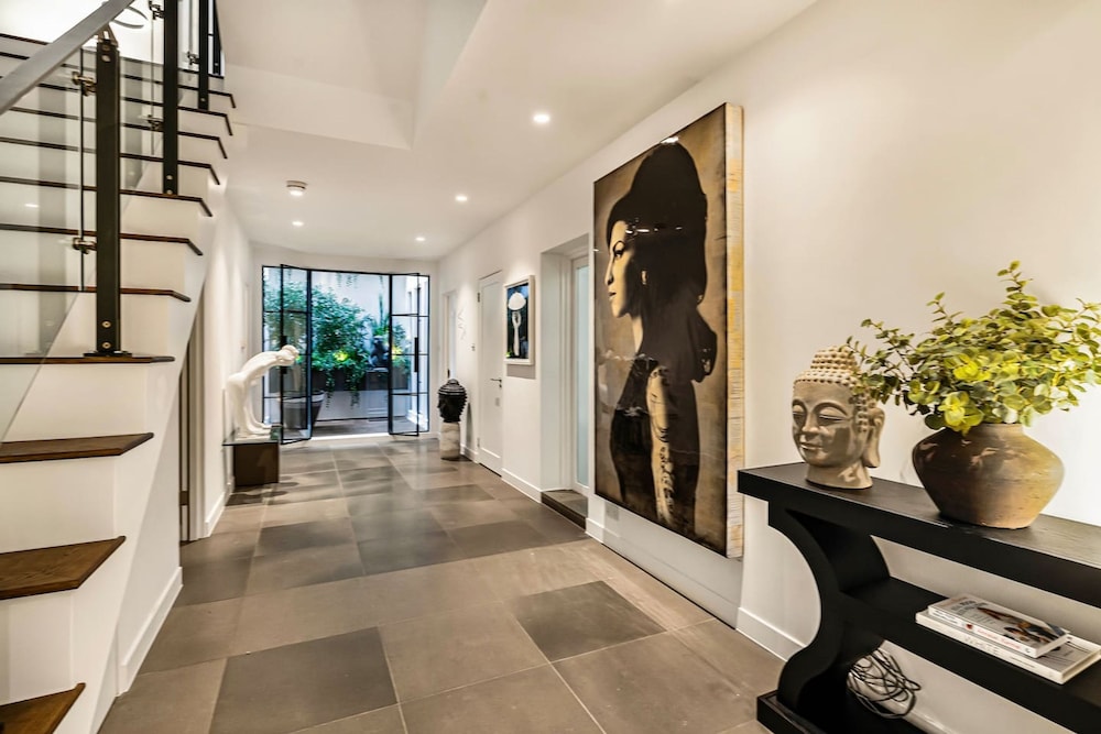London Mews Home w Glass Atrium Terrace