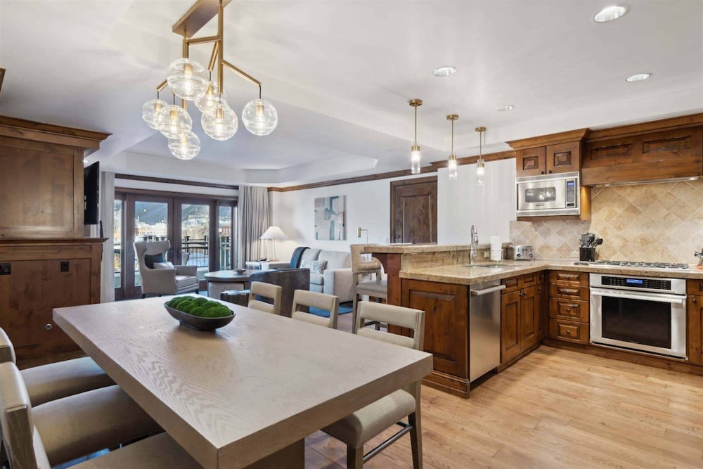 Aspen Mountain Residences Luxe 3 Bedroom Residence in Heart of Downtown Aspen