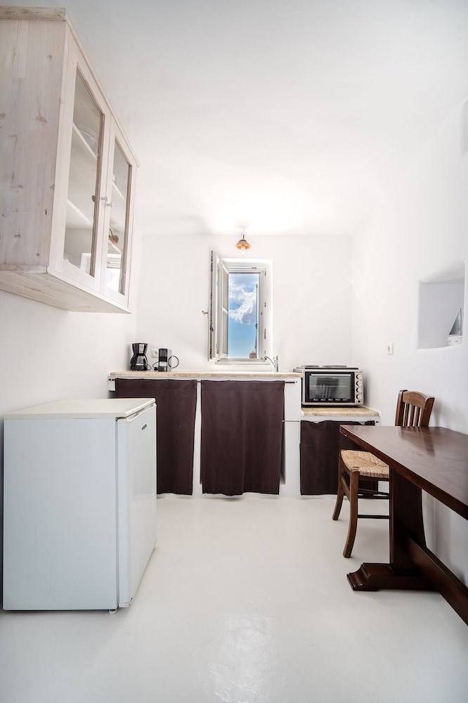 Serifos Houses Diasella