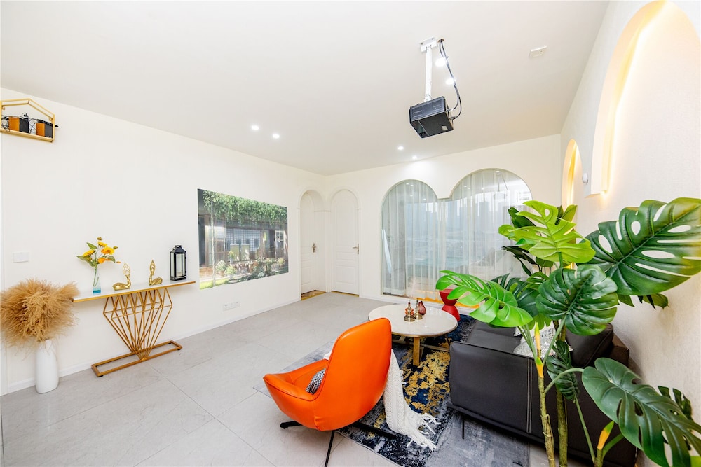 Baihong Riverview Drone Show Apartment