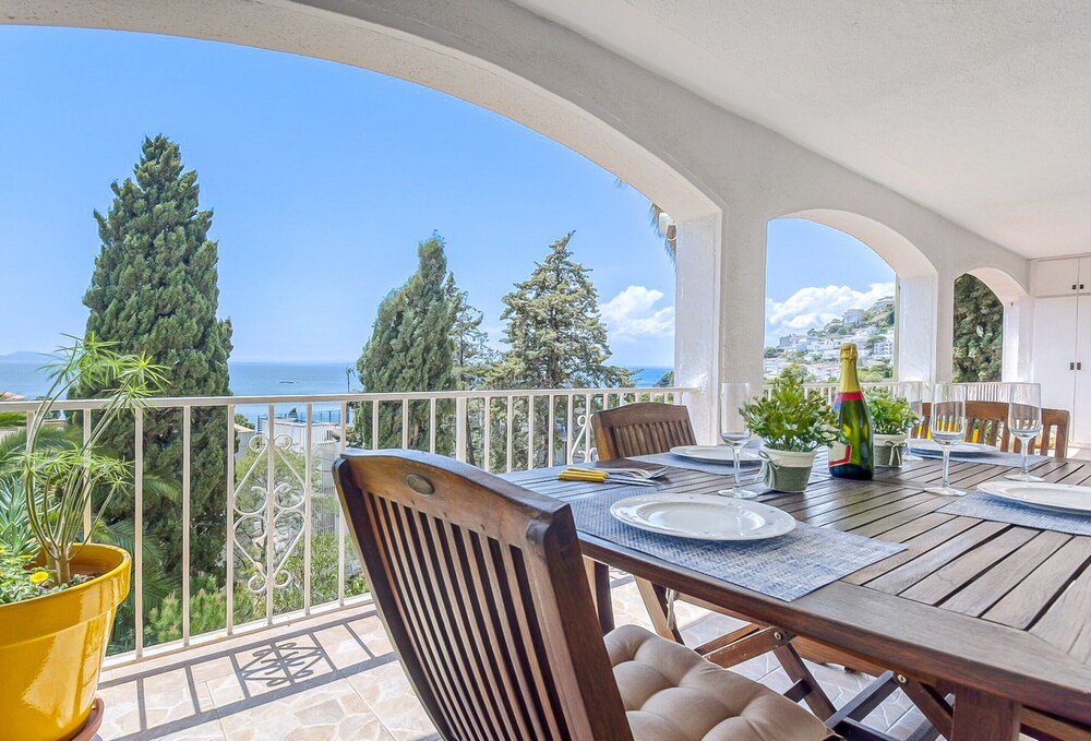 Apartment in Roses Near Canyelles Beach