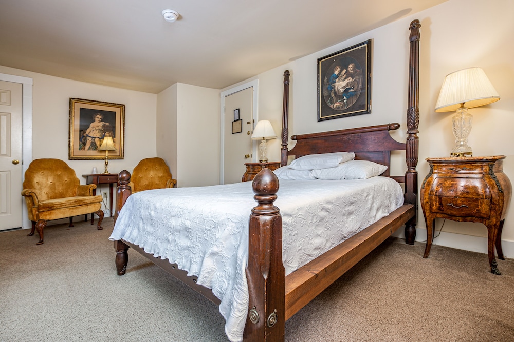 Wayside Inn