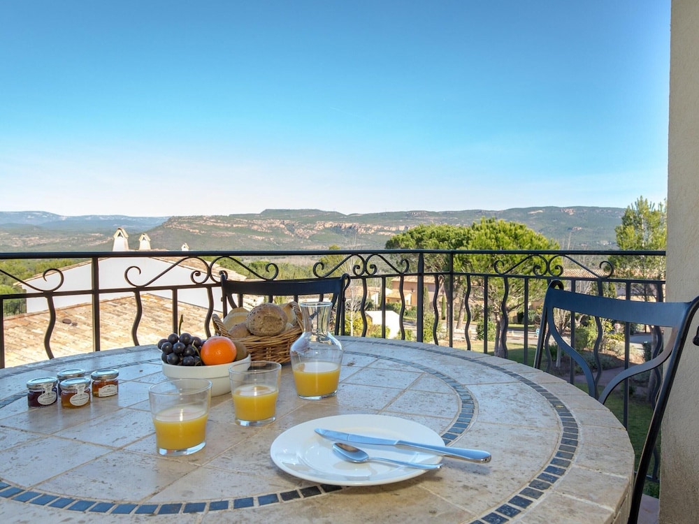 Resort in Var With Golf & Wellness