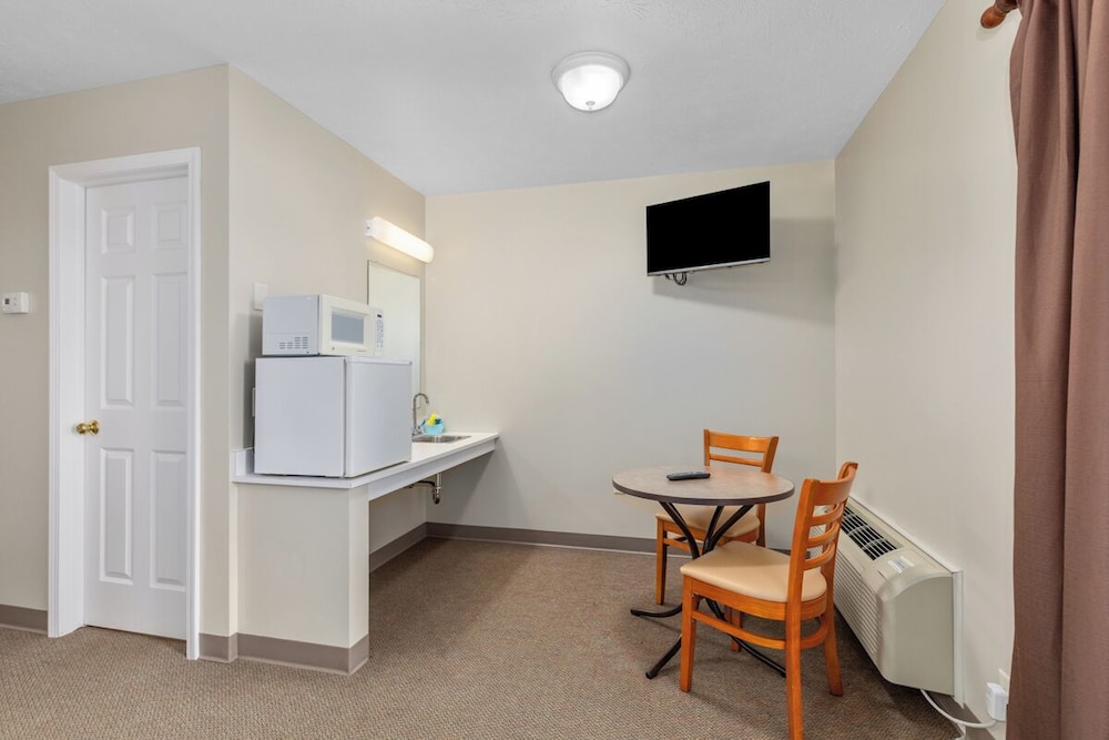 The Lakeview Motel