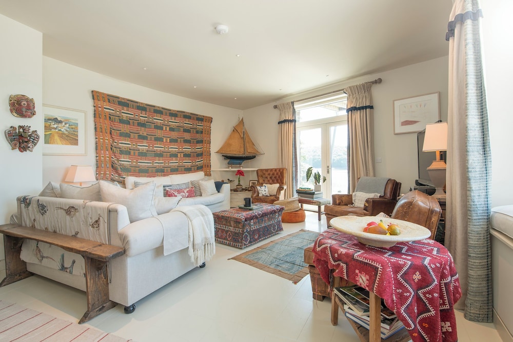Curlew House