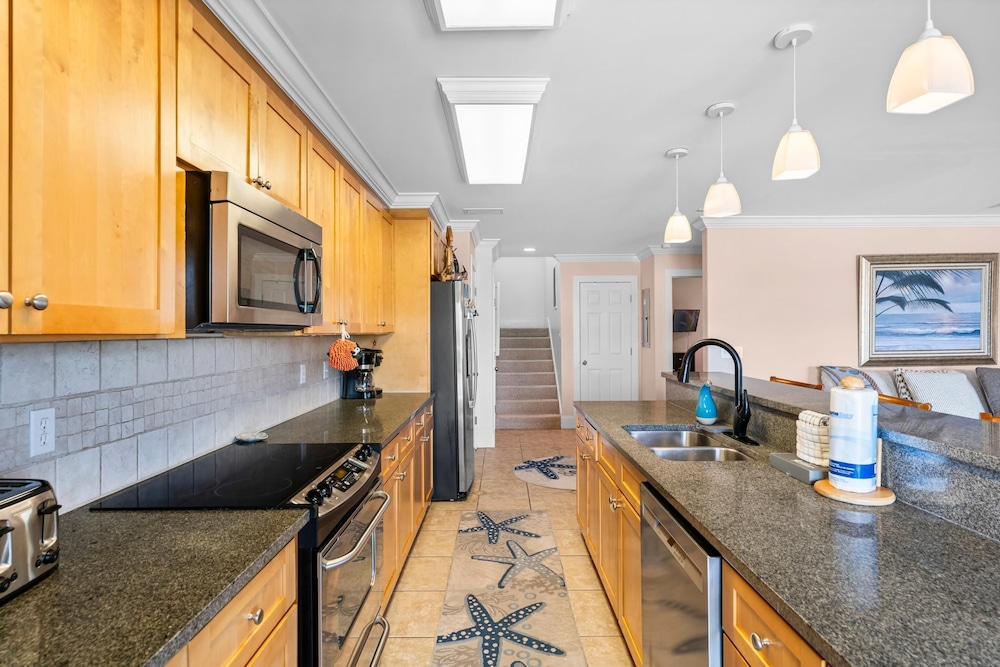 Pet Friendly Beach House - One Palm