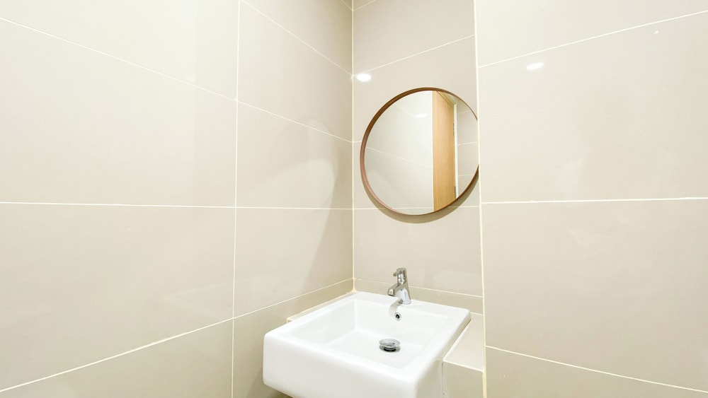 Comfortable And Modern Studio Apartment At B Residence