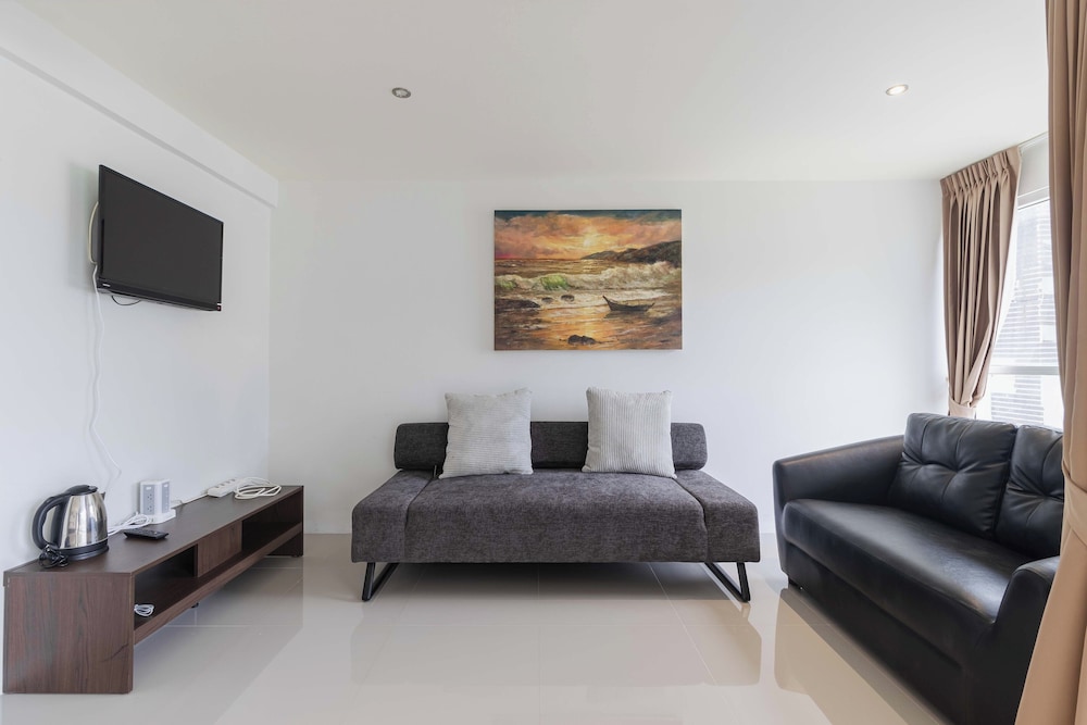 1BR Bathtub Near Beach Prime Spot C229