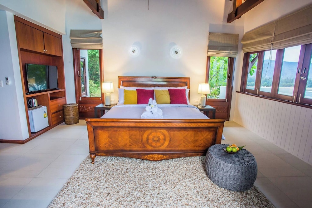 Luxury Seaview 6 Bedrooms With Infinity Pool Villa, Private Gym, Superfast Wifi