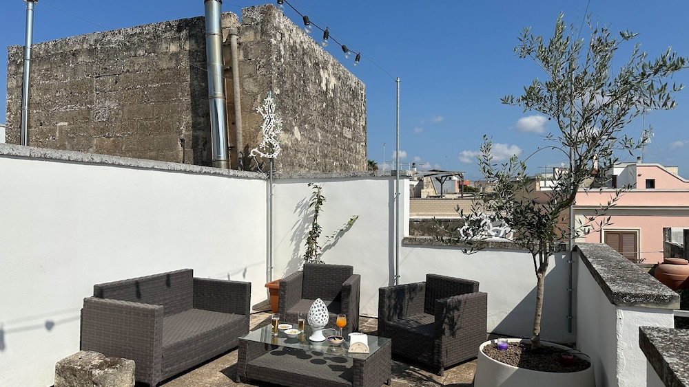 Welcomely - Celi Blu Apartments