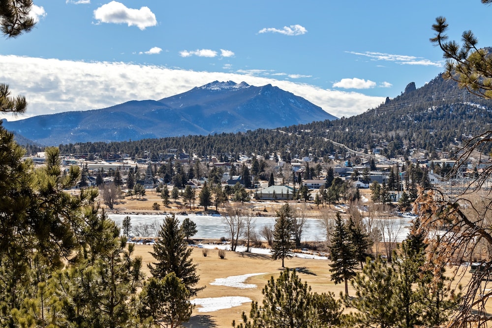Vista Of Lake Estes By Estes Park Homes 3 Bedroom Home by RedAwning - Property Image 17