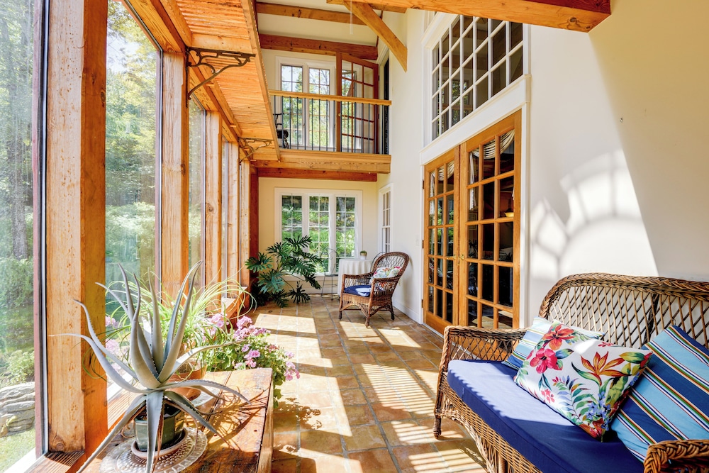 10 Mi to Mt Snow! Grand Estate Built to Entertain