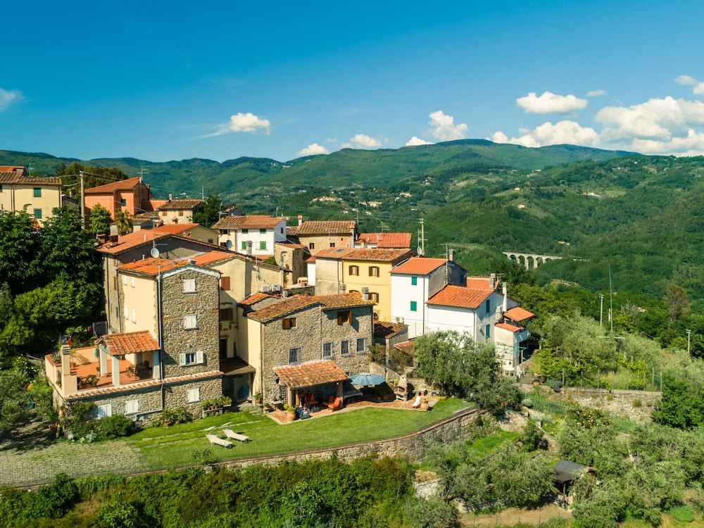 Beautiful Home in Lizzanello view 3