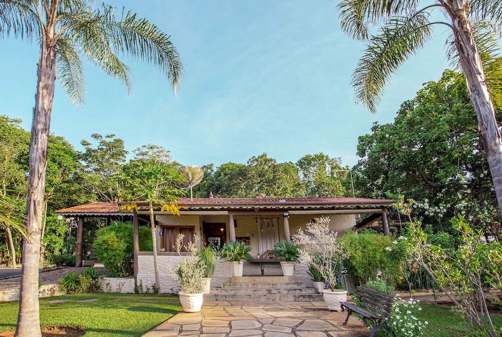 Hotel Pousada Cavaleiro dos Pireneus - Image 1