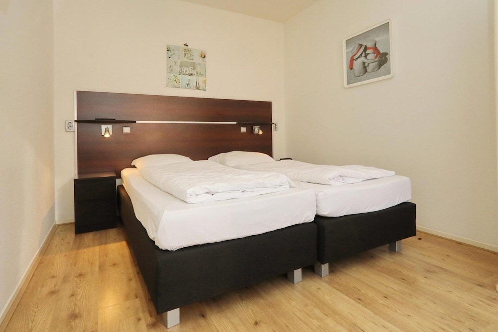 Holiday Home in Noordwijkerhout Near Lake