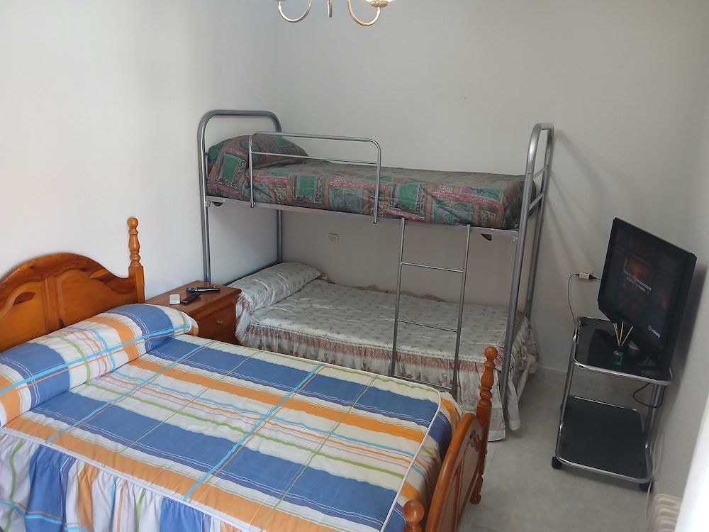Room-double Bunk Room Toledo