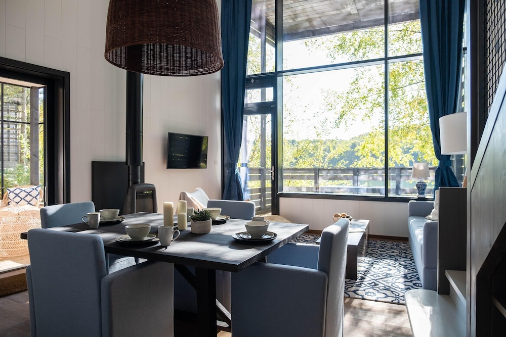 Duplex in Tournai With Lake Views