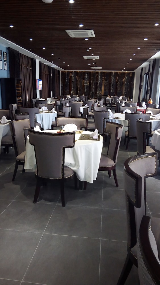 Atlantic Lumley Hotel