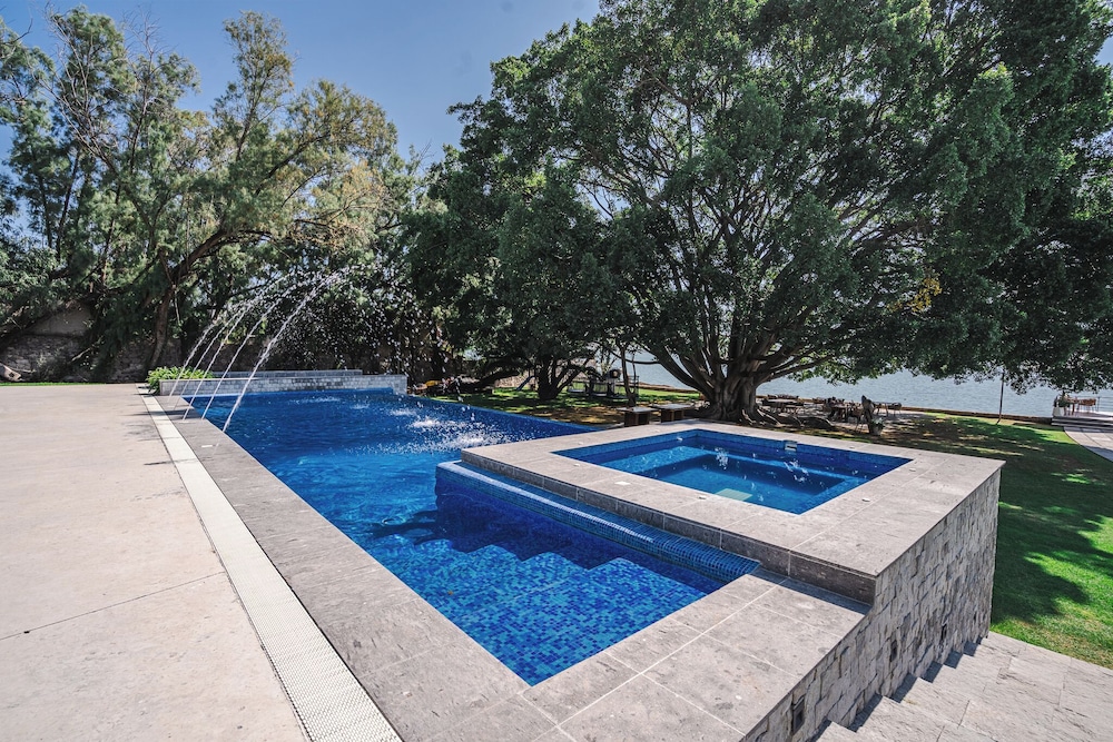 Charming Bungalow Cajititlan 2 Beds Pool