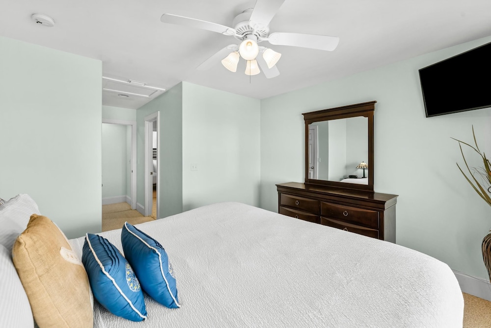 Pet Friendly Beach House - One Palm